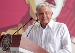 López Obrador propone desaparecer organismos autónomos